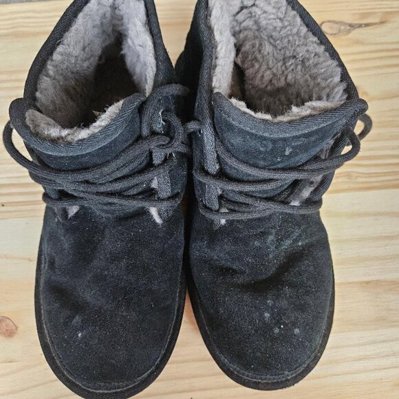 Ugg Mens Black Suede Chukka Boots Size 9 - Picture 3 of 11